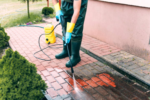 Why Choose Our Certified Pressure Washing Experts for Your Project Needs in Rosendale, WI?